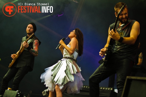 Within Temptation op Bospop 2013 foto