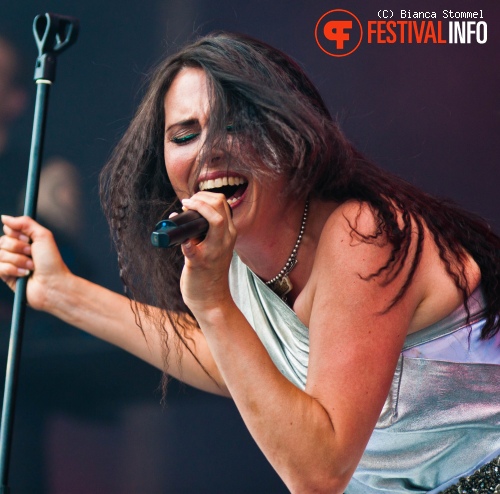 Within Temptation op Bospop 2013 foto