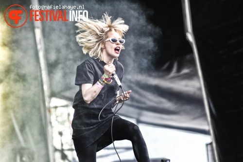 Crystal Castles op Balaton Sound 2013 foto