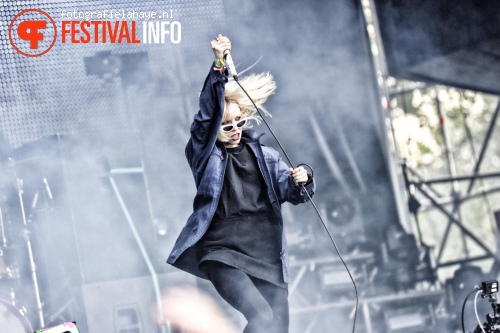 Crystal Castles op Balaton Sound 2013 foto