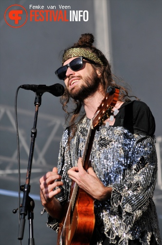 Crystal Fighters op MS Dockville Festival 2013 foto
