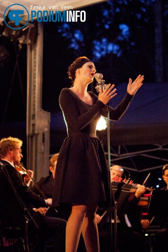 Hooverphonic op Hooverphonic - 25/8 - Openlucht Theater Amsterdamse Bos foto