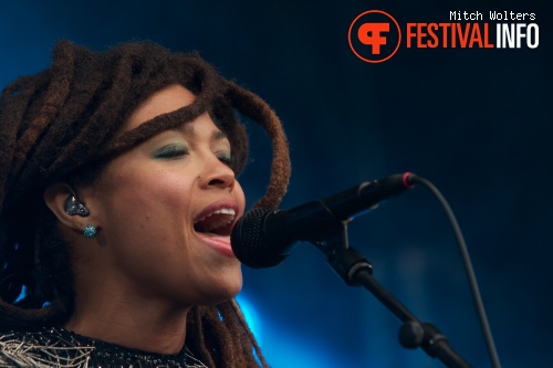 Valerie June op Into The Great Wide Open 2013 - dag 1 foto