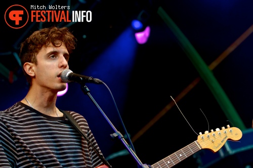 Beach Fossils op Into The Great Wide Open 2013 - dag 1 foto