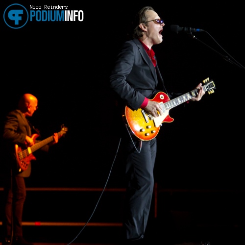 Joe Bonamassa op Joe Bonamassa - 6/10 - MartiniPlaza foto