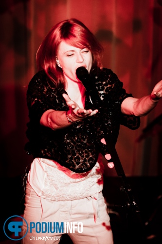 Foto Axelle Red op Axelle Red - 10/10 - People's Place