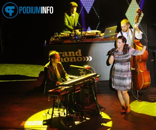 Caro Emerald op Caro Emerald - 27/10 - 013 foto