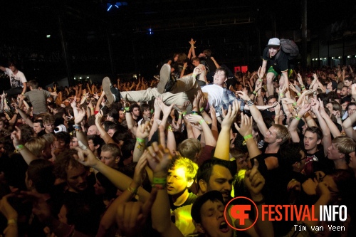 Enter Shikari op Vans Warped Tour NL 2013 foto