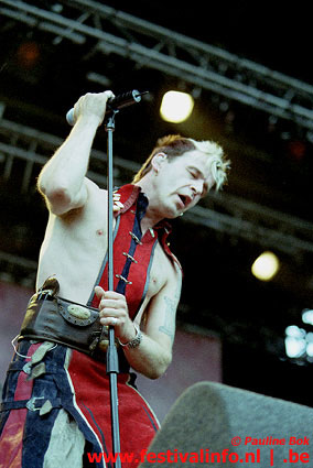 In Extremo op Bospop 2002 foto