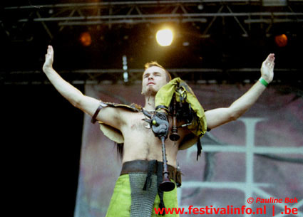 In Extremo op Bospop 2002 foto