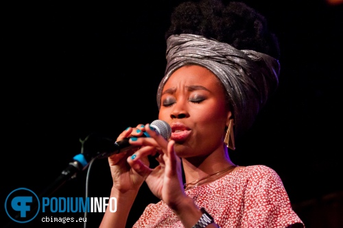 Ntjam Rosie op Andy Allo - 30/11 - People's Place foto