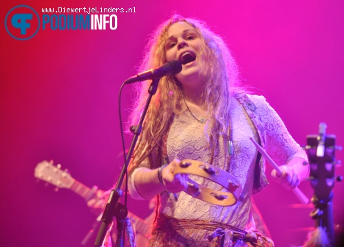 Isabelle Amé op Guus Meeuwis - 13/12 - 013 foto