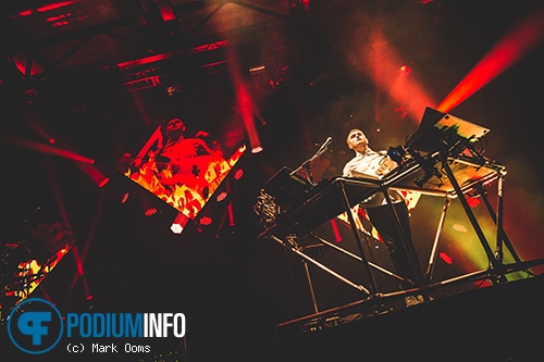 Disclosure op Disclosure - 21/03 - Klokgebouw foto