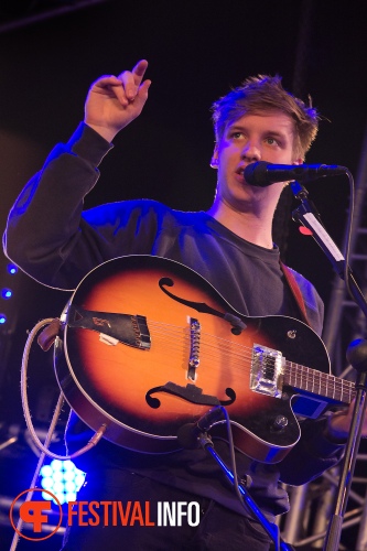 George Ezra op Motel Mozaique 2014 foto