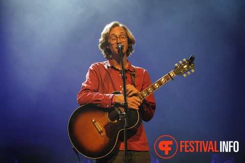 Erlend Øye op Motel Mozaique 2014 foto