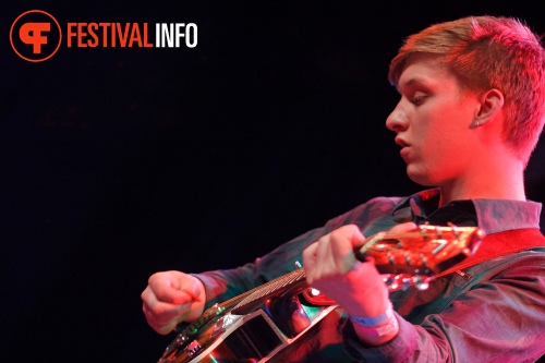 George Ezra op Motel Mozaique 2014 foto