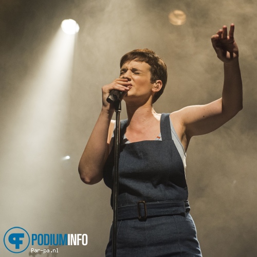 Hooverphonic op Hooverphonic - 10/4 - Tivoli Oudegracht foto