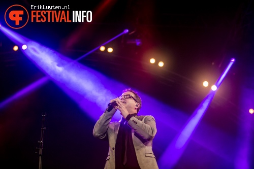 Guus Meeuwis op Paaspop 2014 foto