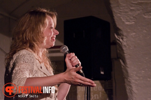 Jennifer Evenhuis op Utrecht International Comedy Festival 2014 foto