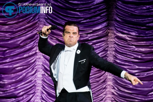 Robbie Williams op Robbie Williams - 4/5 - Ziggo Dome foto