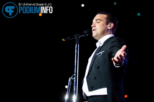 Robbie Williams op Robbie Williams - 4/5 - Ziggo Dome foto
