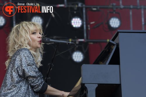 Jacqueline Govaert op Bevrijdingsfestival Overijssel 2014 foto