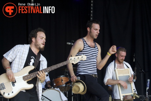 Baciamolemani op Bevrijdingsfestival Overijssel 2014 foto