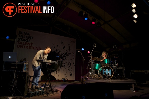Hip & Hanneke op Bevrijdingsfestival Overijssel 2014 foto