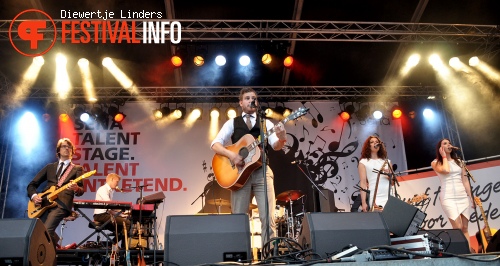 Tim Akkerman op Bevrijdingsfestival Den haag foto