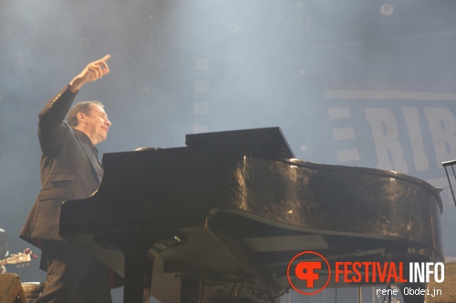 Jools Holland & His R&B Orchestra op Ribs & Blues 2014 foto