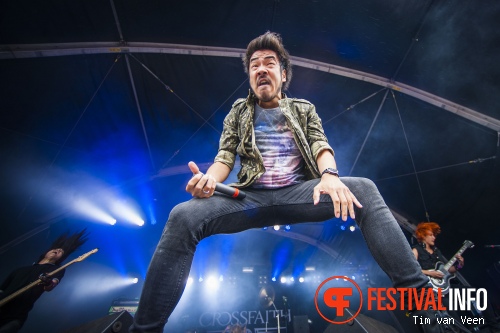 Crossfaith op Graspop Metal Meeting 2014 dag 3 foto