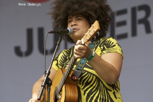 Dudettes op Parkpop 2014 foto