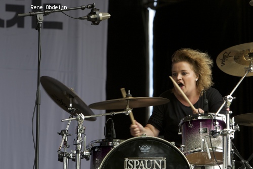 Dudettes op Parkpop 2014 foto