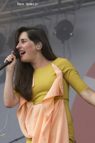 Eefje de Visser op Parkpop 2014 foto