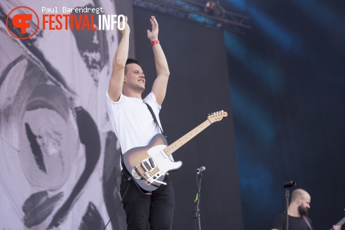 White Lies op Rock Werchter 2014 - dag 1 foto