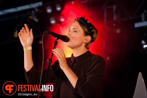 Womans Hour op Metropolis Festival 2014 foto