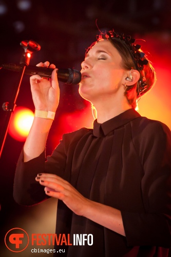 Womans Hour op Metropolis Festival 2014 foto