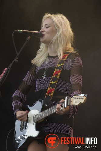 Nina Nesbitt op Suikerrock 2014 foto