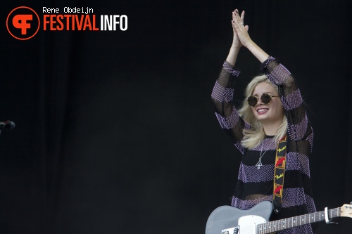 Nina Nesbitt op Suikerrock 2014 foto