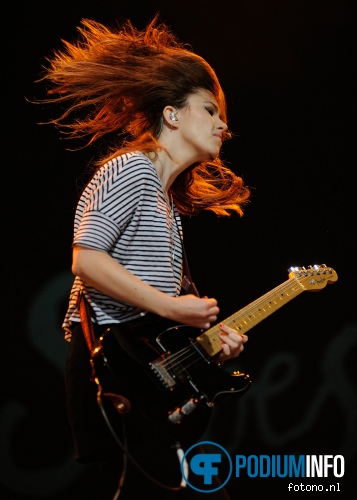 Blood Red Shoes op Lowlands 2014 - dag 1 foto