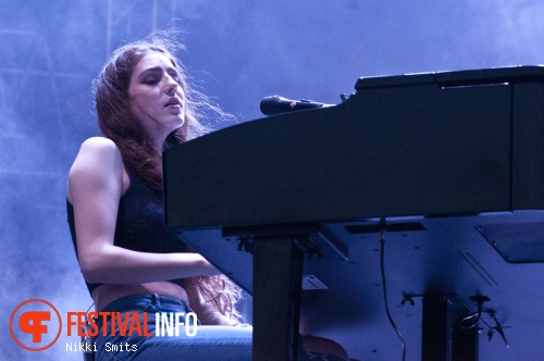 Birdy op MS Dockville Festival 2014 foto