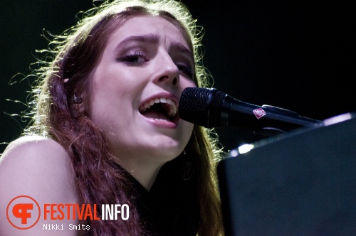 Birdy op MS Dockville Festival 2014 foto