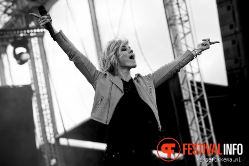 Ilse DeLange op Strandfestival Zand 2014 foto