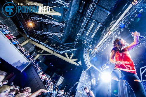 The Charm The Fury op Papa Roach - 28/8 - TivoliVredenburg foto