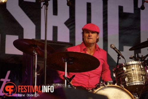 Thorbjørn Risager & The Black Tornado op Bluesrock Tegelen 2014 foto