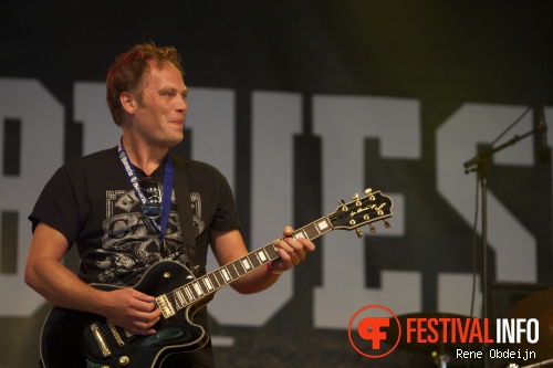 Ruben Hoeke Band op Bluesrock Tegelen 2014 foto