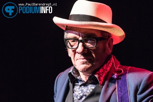Elvis Costello op Elvis Costello - 22/10 - Carre foto