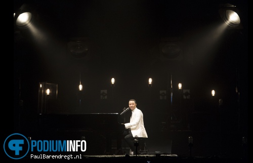 John Legend op John Legend - 30/10 - Ziggodome foto