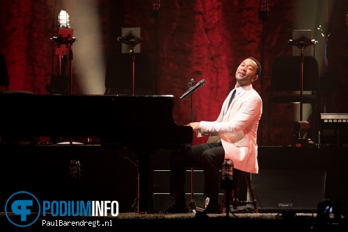 John Legend op John Legend - 30/10 - Ziggodome foto