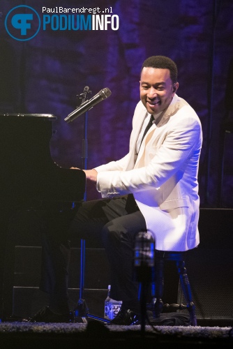 John Legend op John Legend - 30/10 - Ziggodome foto